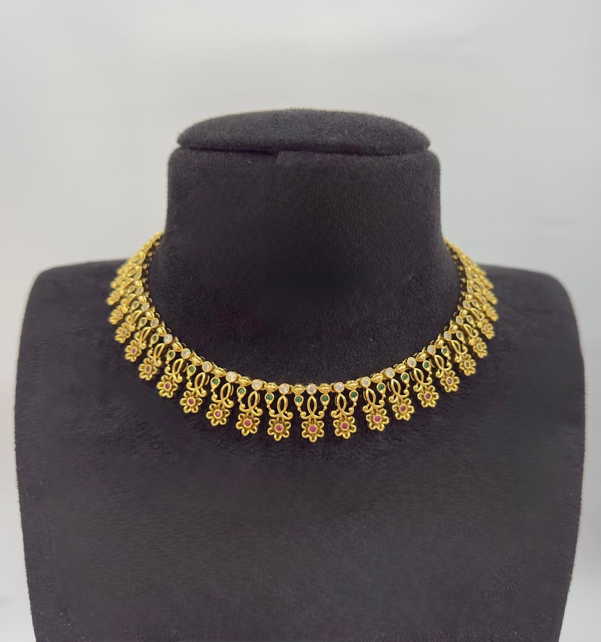 Pushpa Simple Short Necklace
