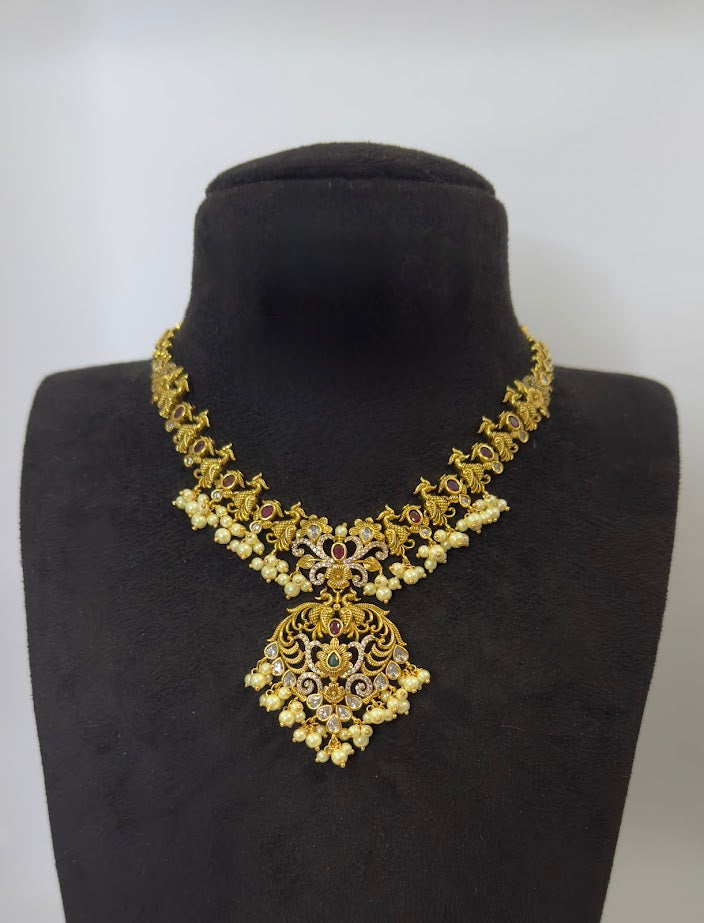 Peacock Pearls Short Necklace