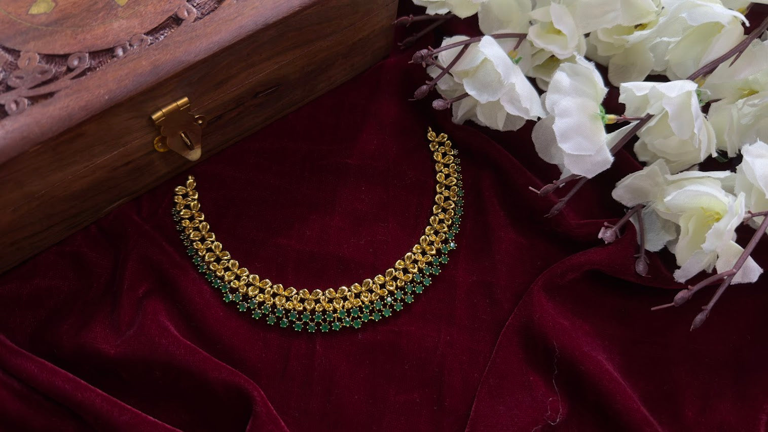 Golden Emerald Short Necklace Set
