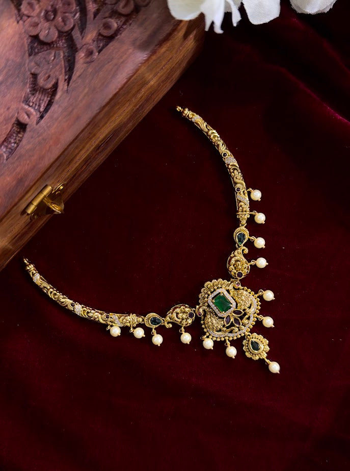 Peacock Kanti Design Short Necklace