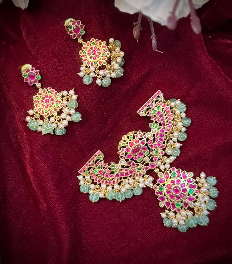 Jadau Pendant Set