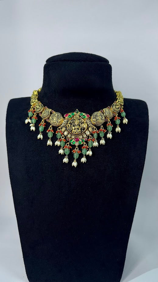 Padmika Pearl Drop Short Necklace