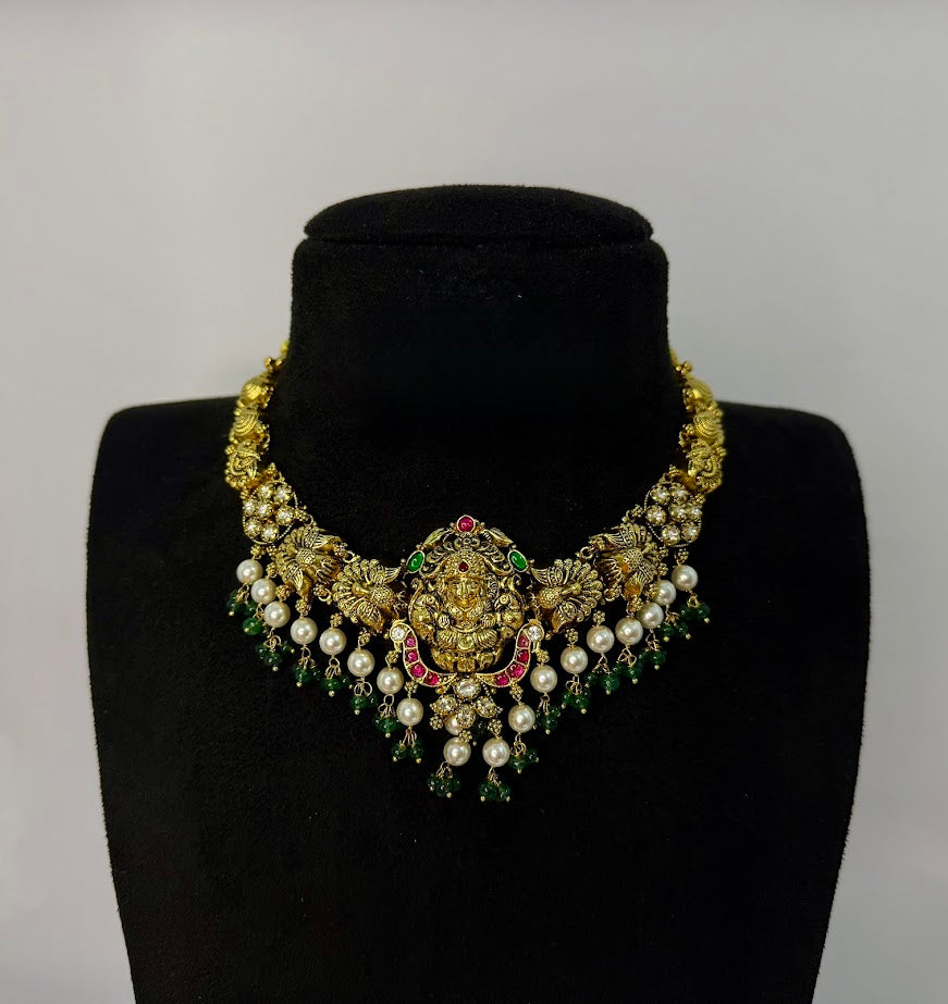 Shrilaya Short necklace