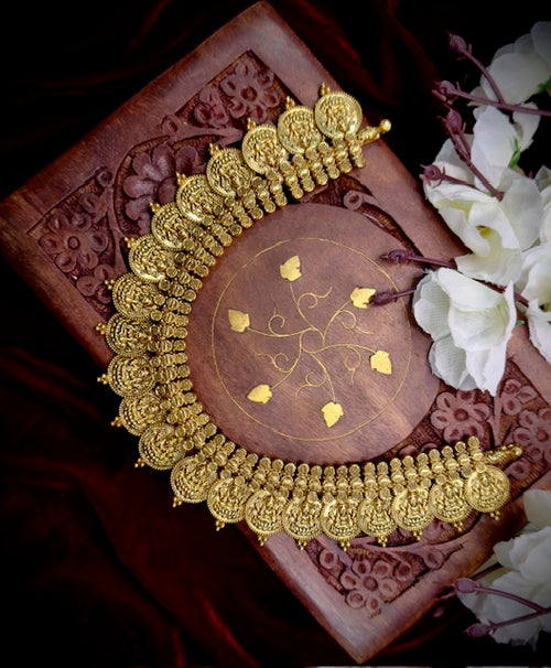 Antique Kasina Sara Short Necklace