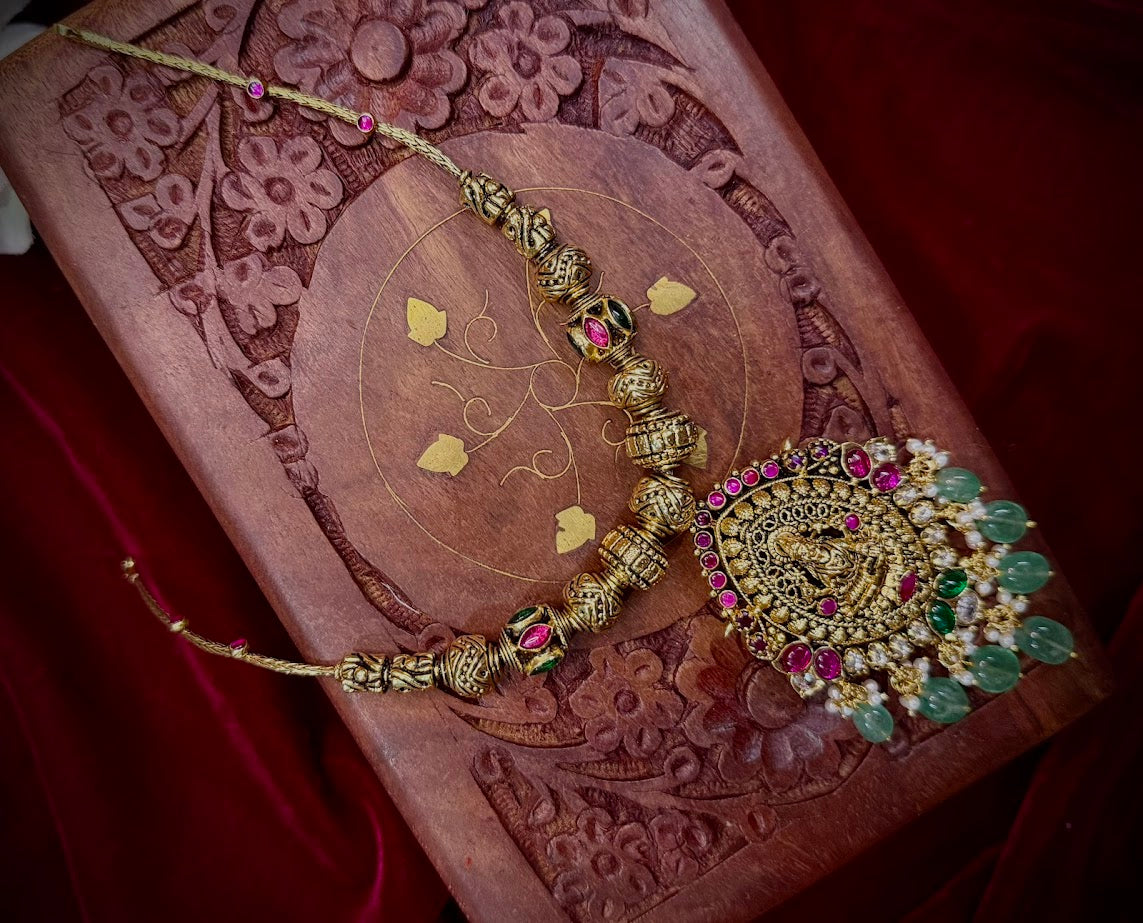 Gundu and Lakshmi Necklace - Oval Shape