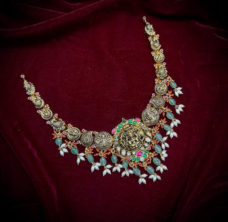 Padmika Pearl Drop Short Necklace