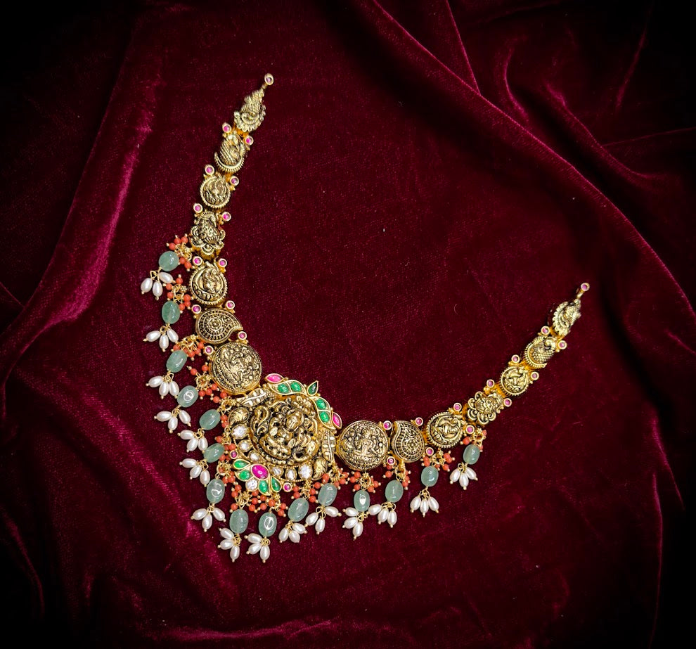 Padmika Pearl Drop Short Necklace