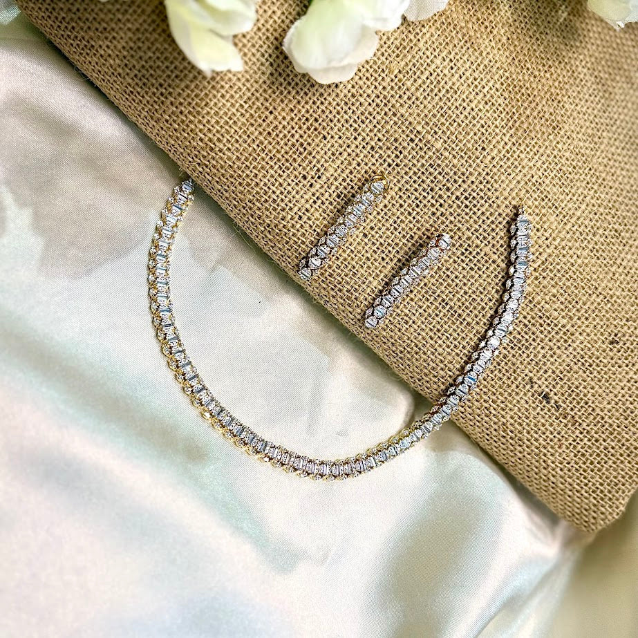 Sleek Shine Swarovski design Necklace